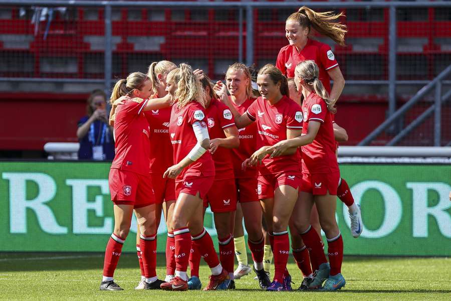 De vrouwen van Twente wonnen met 4-0