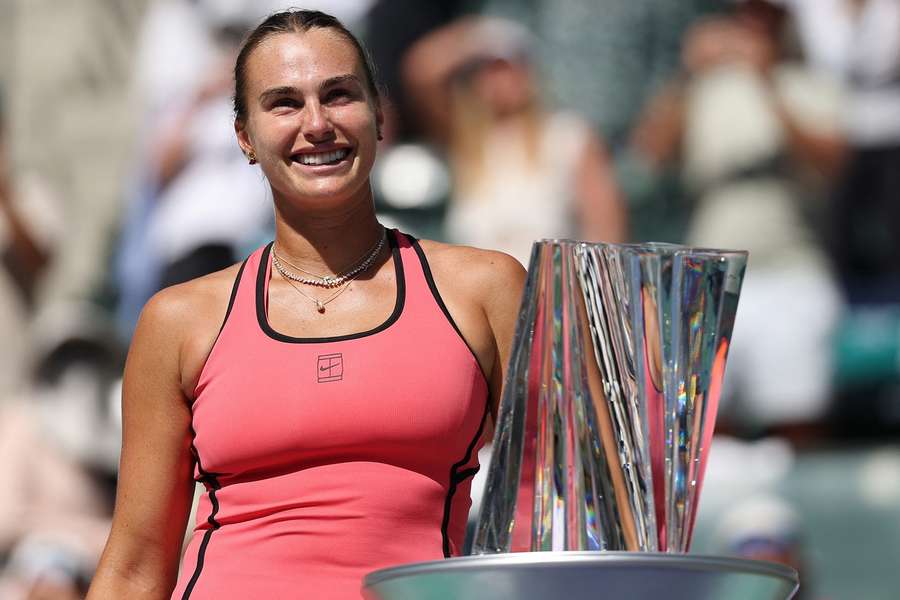 Aryna Sabalenková poprvé ovládla tisícovku v Indian Wells. Aryna Sabalenková poprvé ovládla tisícovku v Indian Wells.