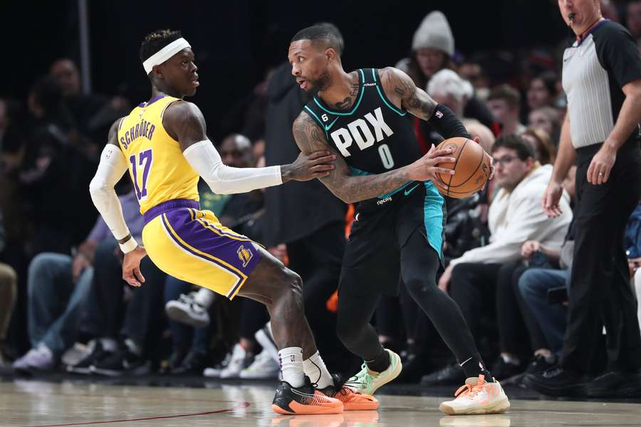 Damian Lillard fez ótima partida contra o Los Angeles Lakers