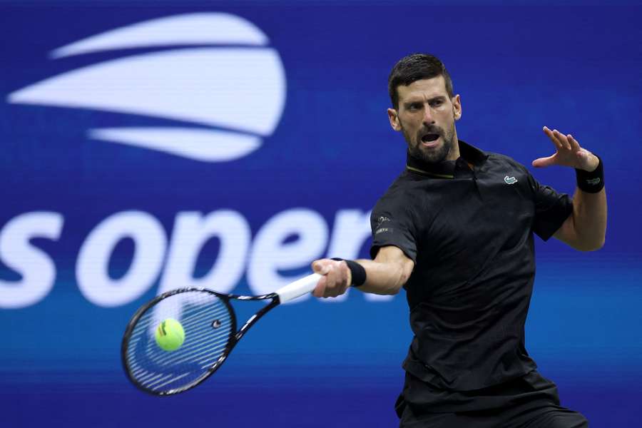 Djokovic segue na busca do 25º Slam da carreira