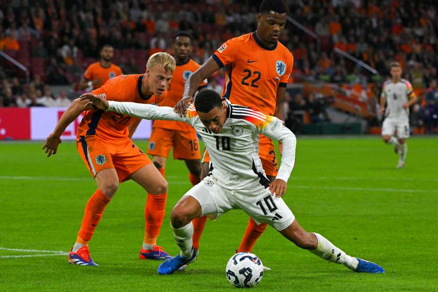 The Netherlands and Germany drew 2-2 in Amsterdam