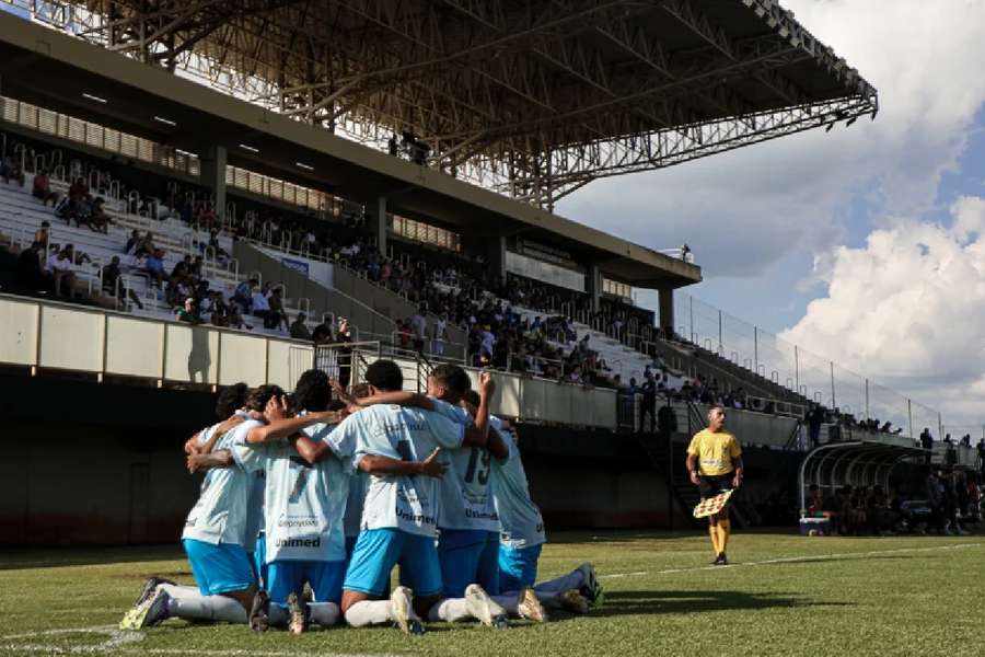 Grêmio não deu chances para o Galvez e venceu a segunda na Copinha Grêmio não deu chances para o Galvez e venceu a segunda na Copinha