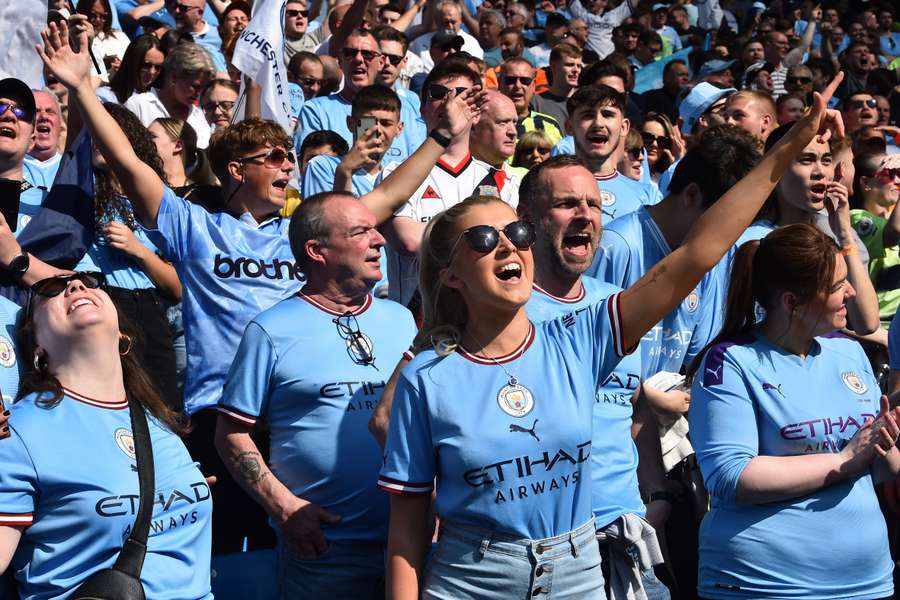 De fans van City konden zaterdag en zondag feest vieren door de nederlaag van Arsenal