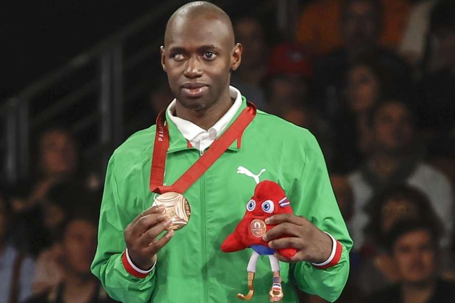 Djibrilo Iafa conquistou a medalha de bronze na categoria de -70 kg J1