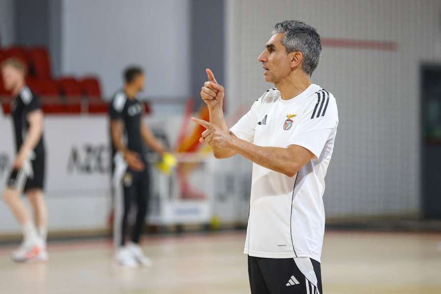 Jota González, treinador do Benfica Jota González, treinador do Benfica