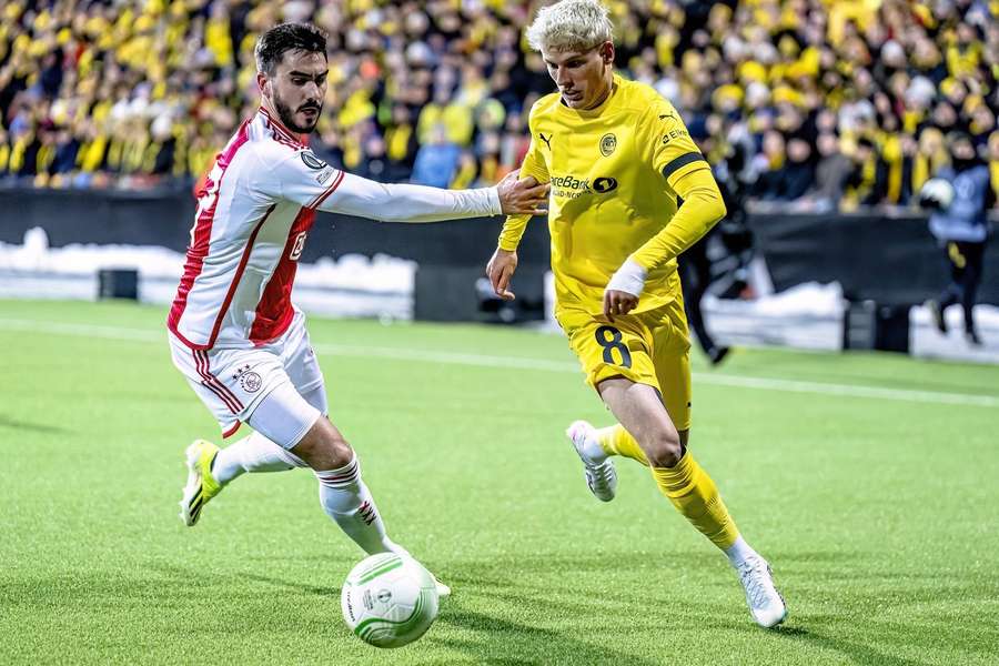 Grønbæk deu nas vistas no Bodø/Glimt e ruma ao Rennes