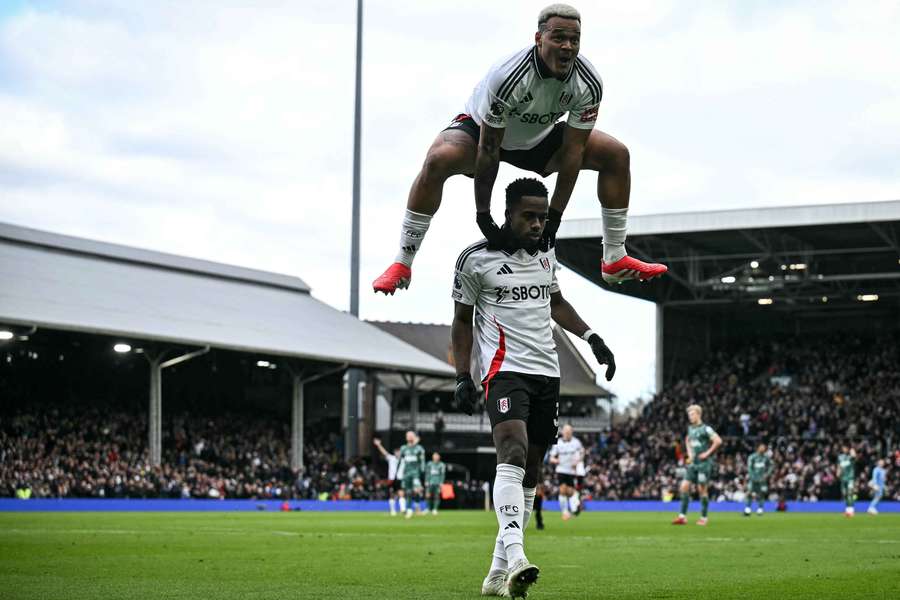 Fulham pokonuje Tottenham po golach w końcówce meczu