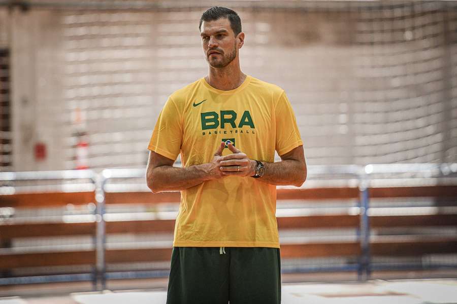 Tiago Splitter est également assistant avec le Brésil