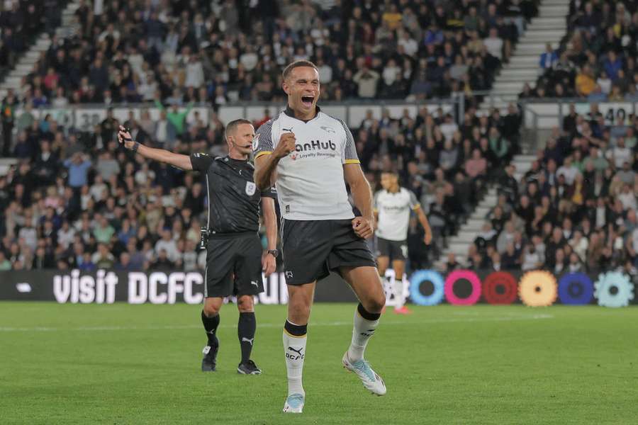 Carlton Morris celebrates