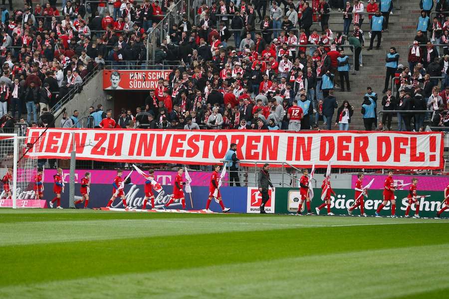 Die Ultras der Vereine haben eine klare Position zum Investoreneinstieg eingenommen.