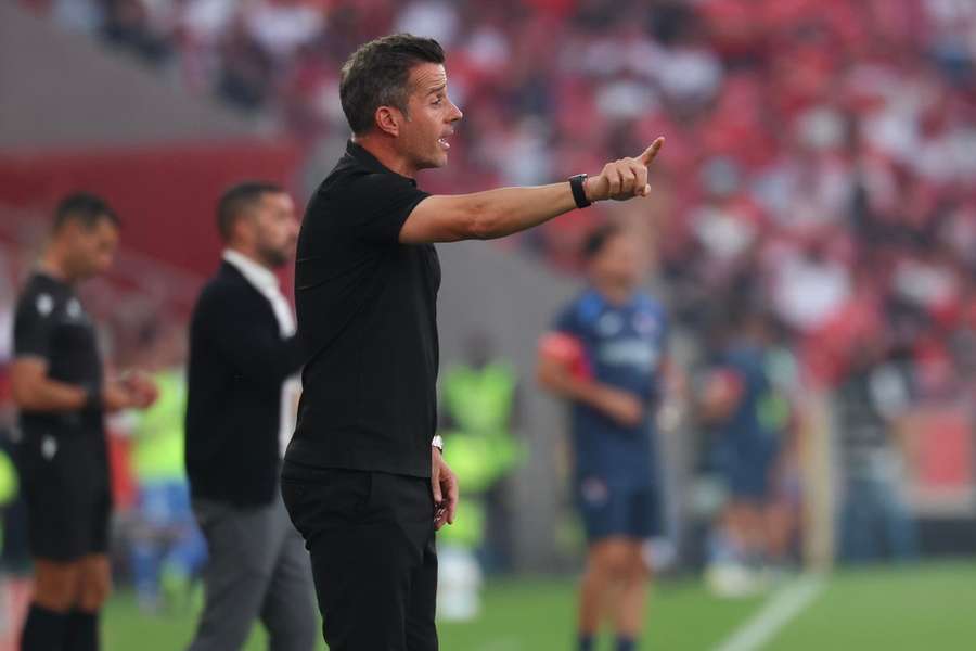 Marco Silva no banco do Benfica Marco Silva no banco do Benfica