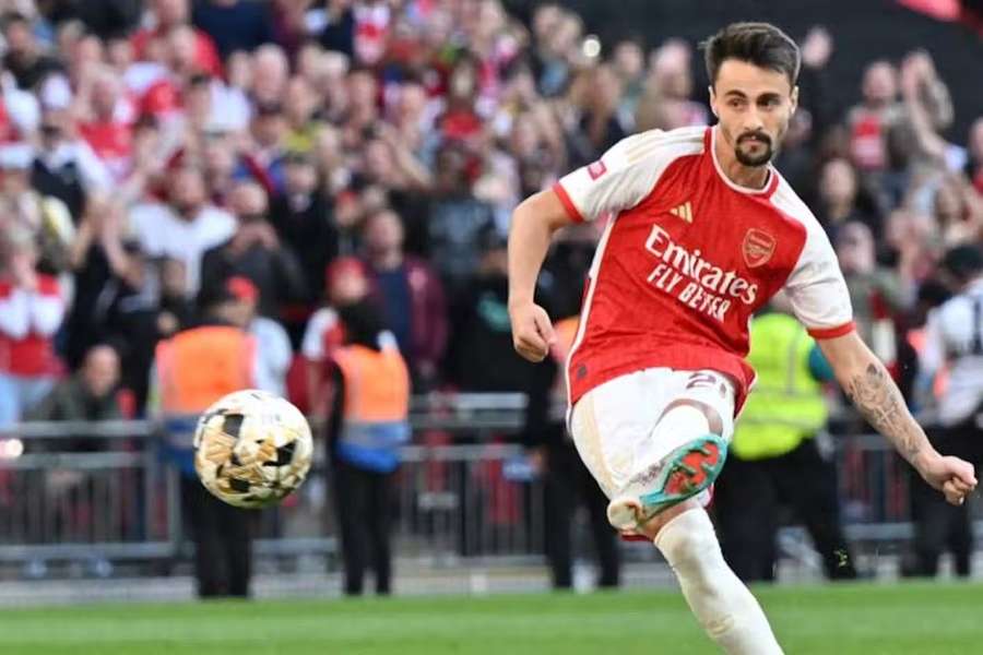 Fábio Vieira regressa ao FC Porto, emprestado pelo Arsenal