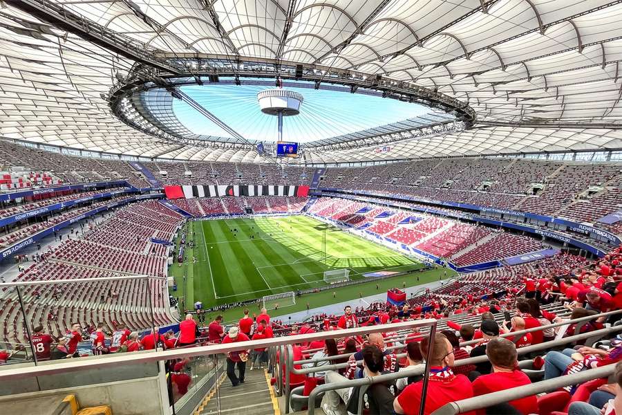 Ciasno i głośno wokół areny finału Pucharu Polski, 35 tysięcy fanów z Zabrza