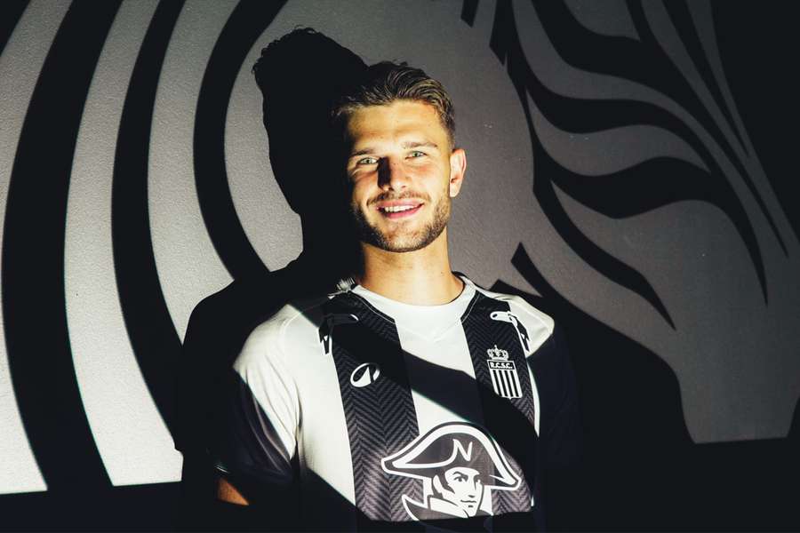 Oficjalnie: Filip Szymczak wypożyczony z Lecha Poznań do Sportingu Charleroi