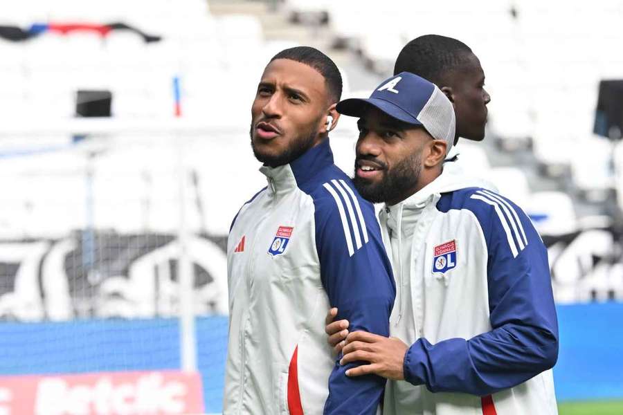 Corentin Tolisso și Alexandre Lacazette, la limita suspendării pentru meciul retur cu FCSB