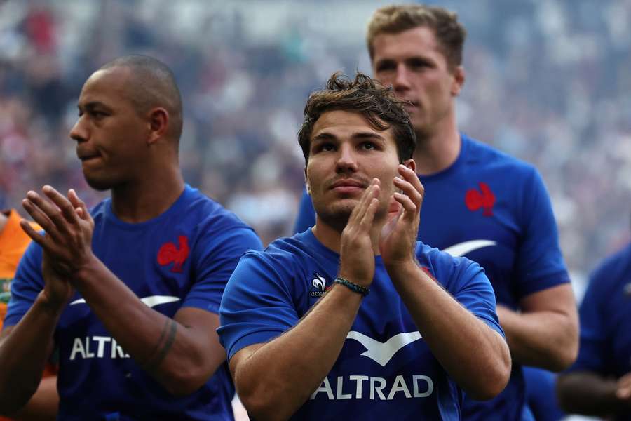 "Indicadores en verde" para Francia en Mundial de Rugby, asegura su capitán Dupont
