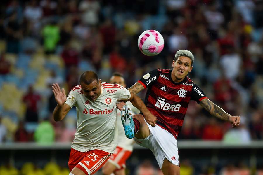 Keiller brilha e Inter segura o 0 a 0 com o Flamengo no Maracanã