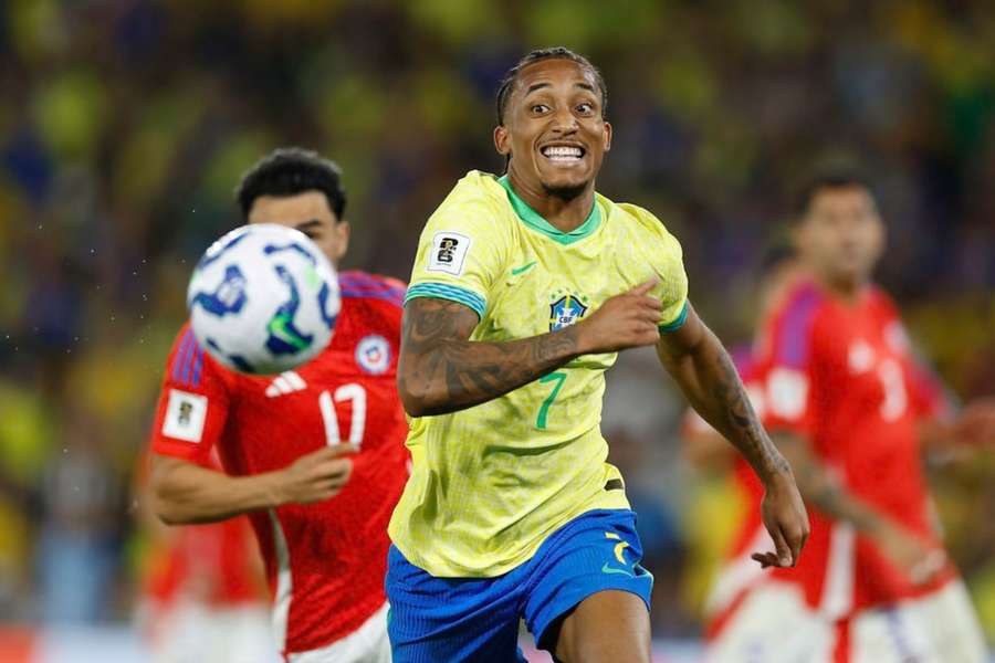 João Pedro em Brasil x Chile, pelas Eliminatórias da Copa do Mundo