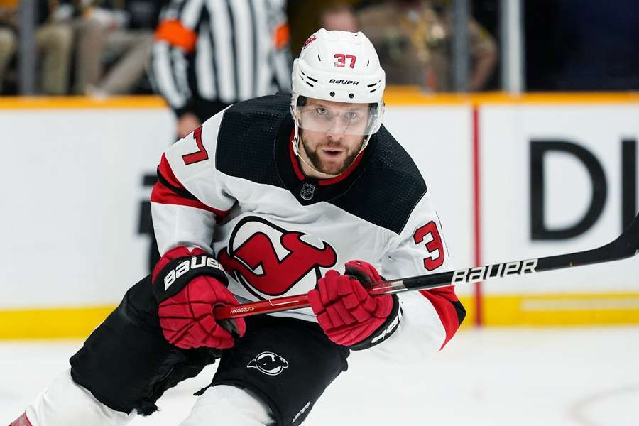 Pavel Zacha byl vyměněn z New Jersey do Bostonu.