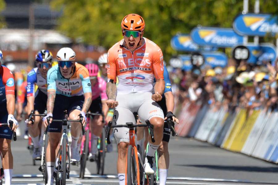 Welsford domina la tercera etapa del Tour Down Under