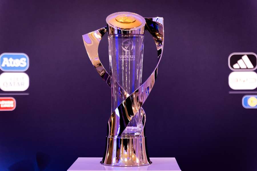 Die Trophäe der U21-Europameisterschaft.