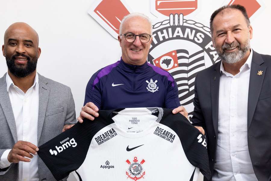 Dorival Júnior, presentado como entrenador del Corinthians