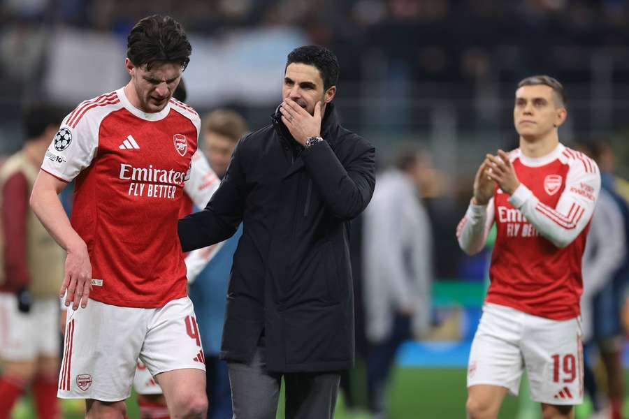 Carragher says Arsenal can become better than Ferguson's United: They have fewer obstacles Carragher says Arsenal can become better than Ferguson's United: They have fewer obstacles