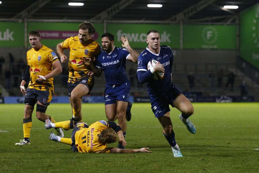 Nine-try Sale thrash winless Newcastle