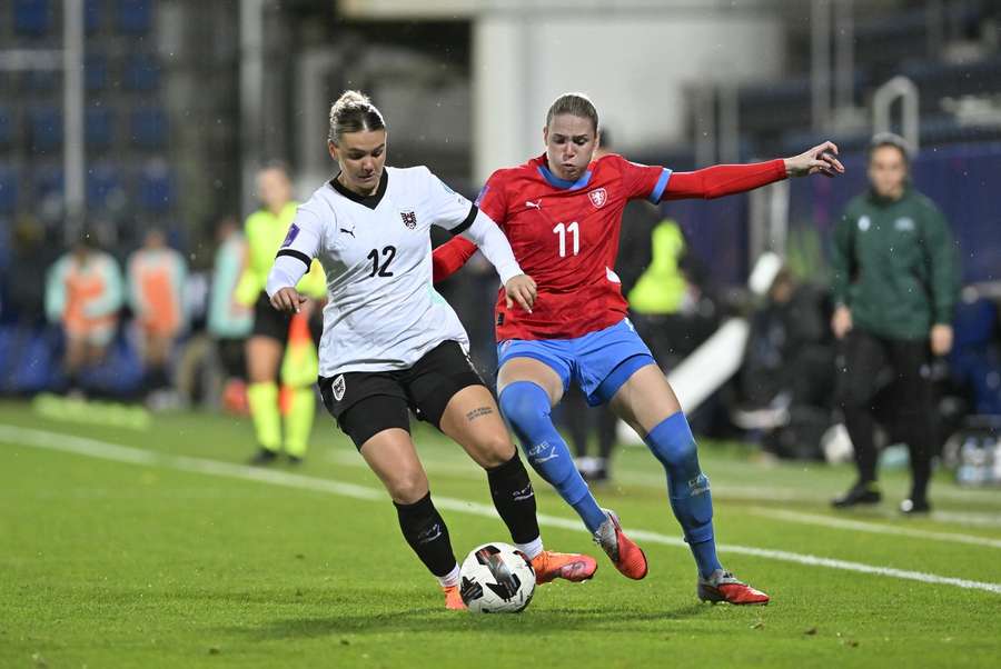 Češky prohrály s Rakouskem 0:2. Češky prohrály s Rakouskem 0:2.