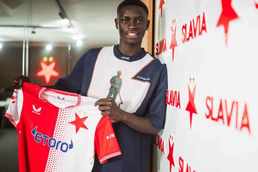 Gambijský záložník Gibril Sosseh.