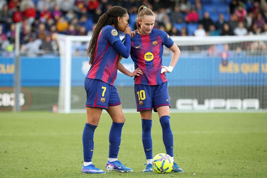 Graham y Salma dialogan