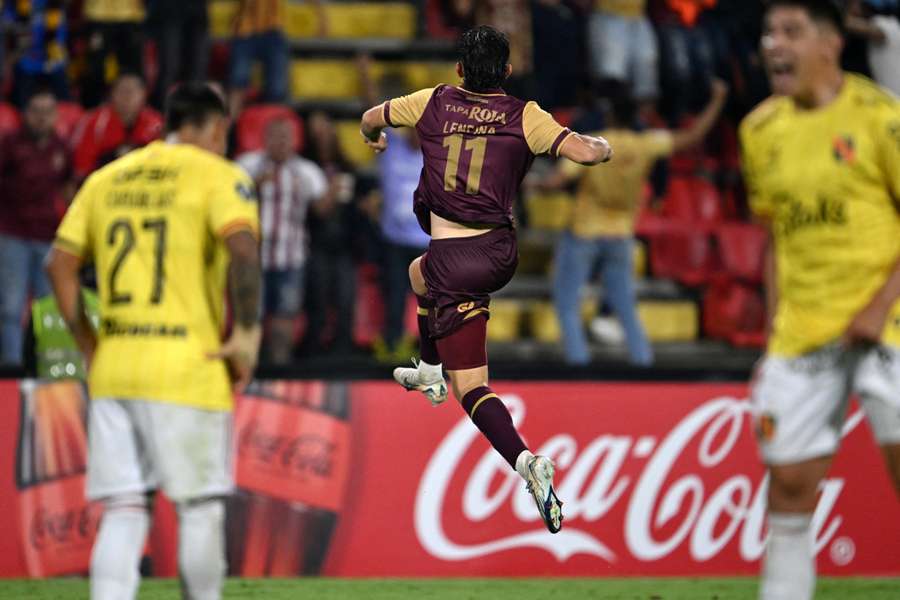 Lencina celebra el gol.