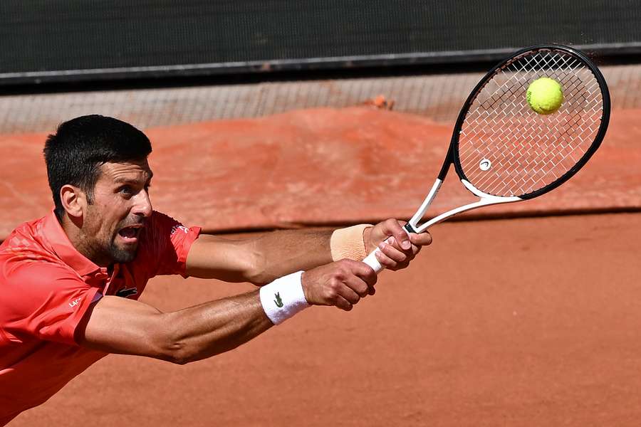 Djokovic foi acusado de usar sua personalidade conhecida para provocar tensões