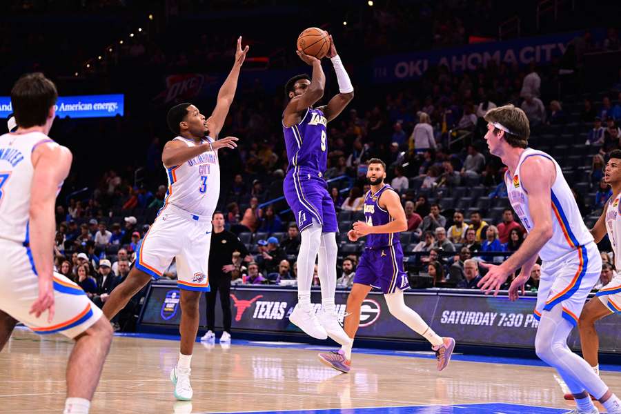 Los Lakers cayeron en Oklahoma Los Lakers cayeron en Oklahoma