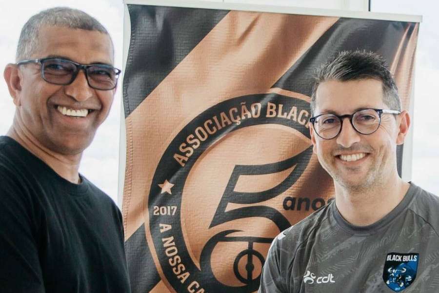 Nélson Santos rende Hélder Duarte