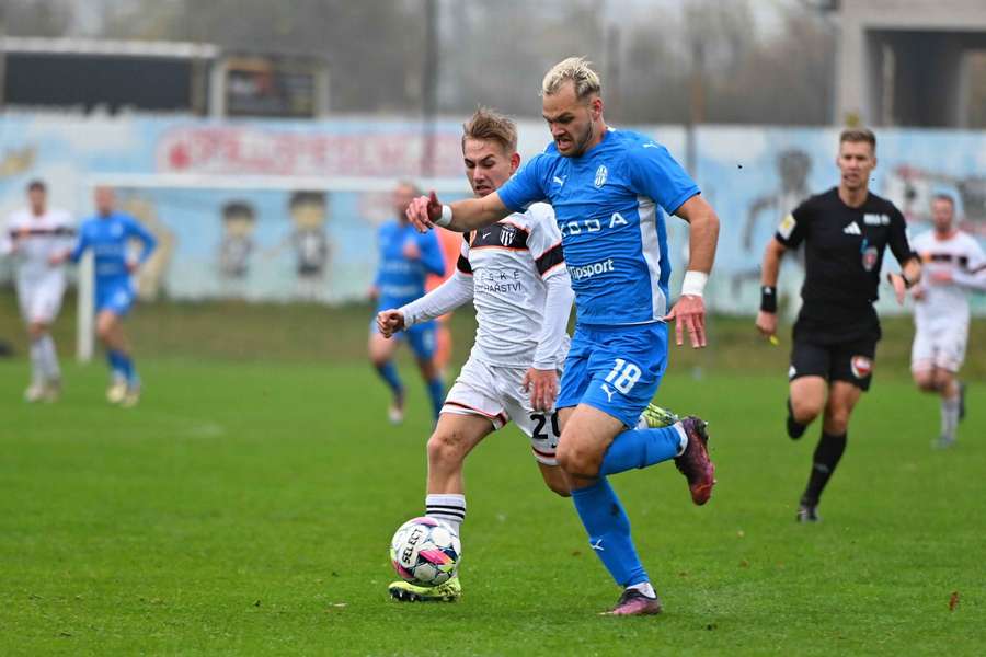 Mlada Boleslav venceu o Police nad Metuji por 3-1