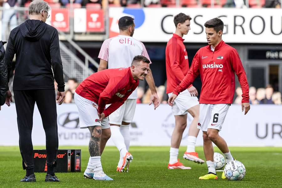 Jordy Clasie is geblesseerd geraakt in de warming-up van het thuisduel van AZ