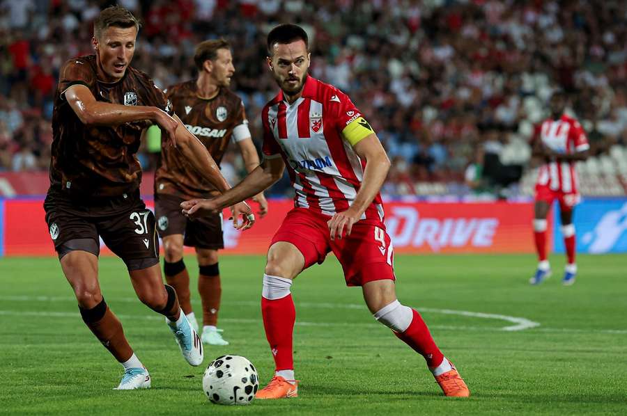 Plzeň hraje první zápas v Bělehradě, branku CZ vstřelil Mirko Ivanič.