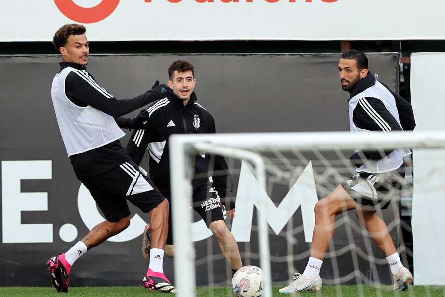 Alli tras su fugaz paso por el Besiktas