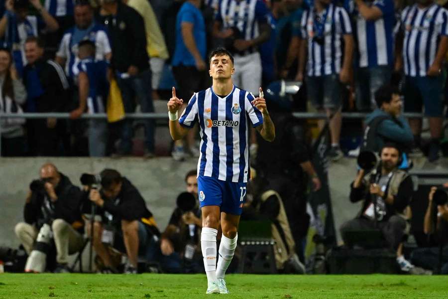 Iván Jaime e o festejo do golo que deu a vitória ao FC Porto