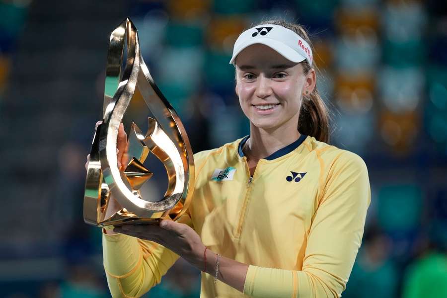 Rybakinová získala svoju druhú trofej v roku 2024.