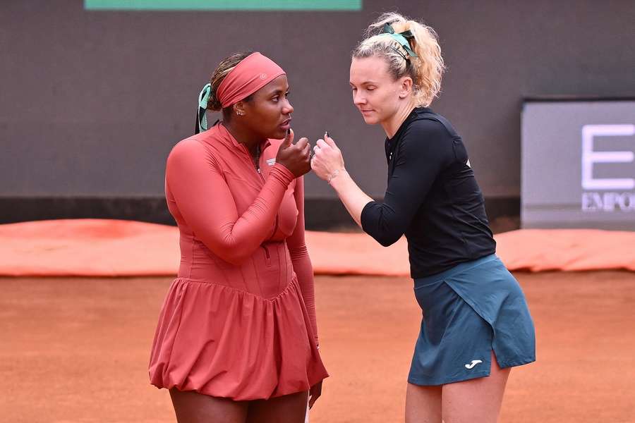 Kateřina Siniaková a Taylor Townsendová začaly v Paříži suverénně. Kateřina Siniaková a Taylor Townsendová začaly v Paříži suverénně.