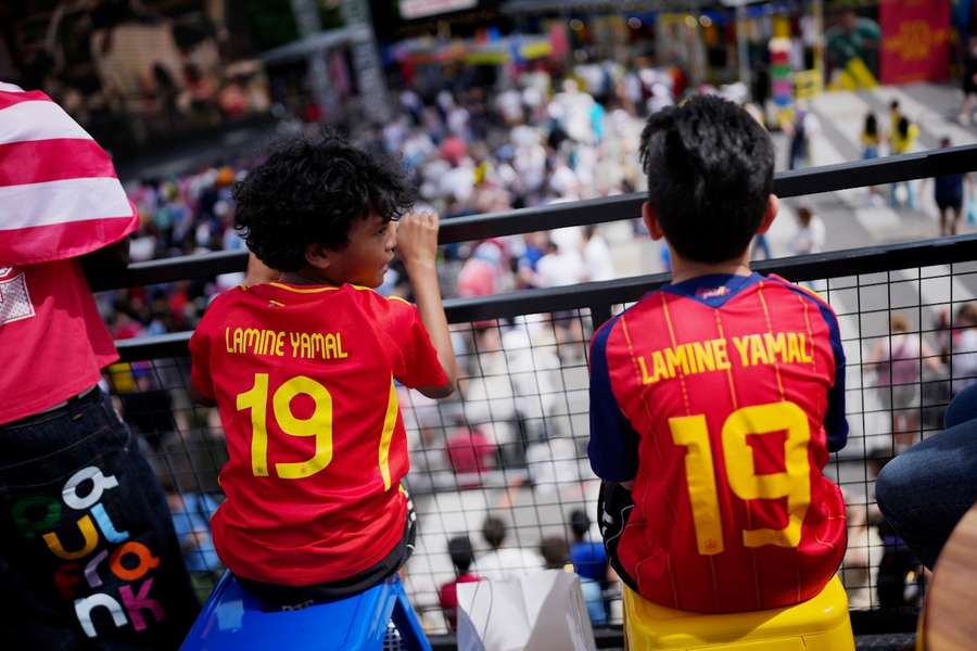 Nicht nur die spanischen Fans fiebern dem Comeback von Lamine Yamal entgegen. Nicht nur die spanischen Fans fiebern dem Comeback von Lamine Yamal entgegen.