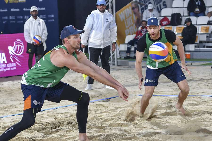 Robert Meeuwsen (L) en Alexander Brouwer in actie