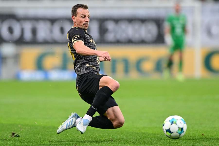 Hradecký záložník Vladimír Darida byl propuštěn z nemocnice, zranění nejsou vážná. Hradecký záložník Vladimír Darida byl propuštěn z nemocnice, zranění nejsou vážná.