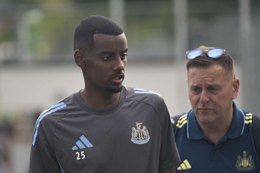 Alexander Isak sigue en el Newcastle... de momento