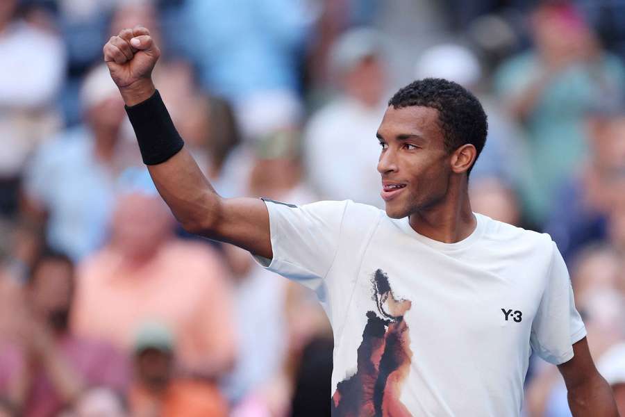 Auger-Aliassime w półfinale US Open po zatrzymaniu De Minaura w piątej godzinie gry