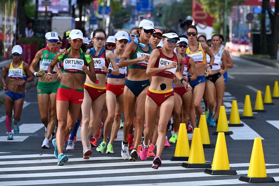 Em Paris-2024 vão estar 25 seleções em competição, cada uma composta por um atleta masculino e um feminino