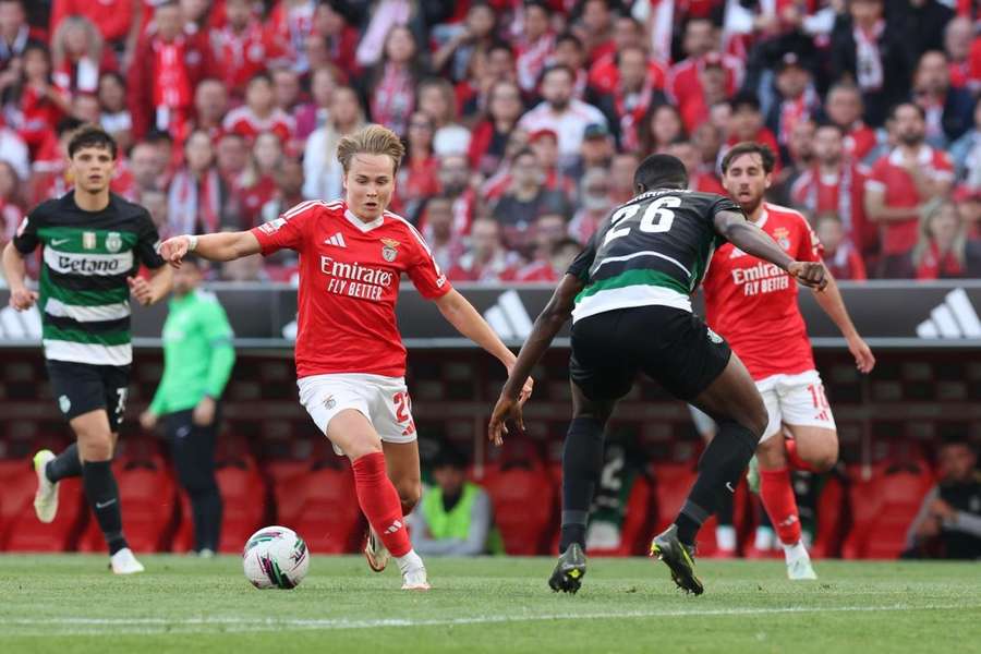 Schjelderup no dérbi com o Sporting