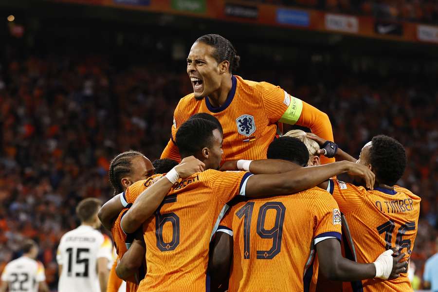 Virgil van Dijk zag zijn ploeg een prima wedstrijd spelen tegen Duitsland